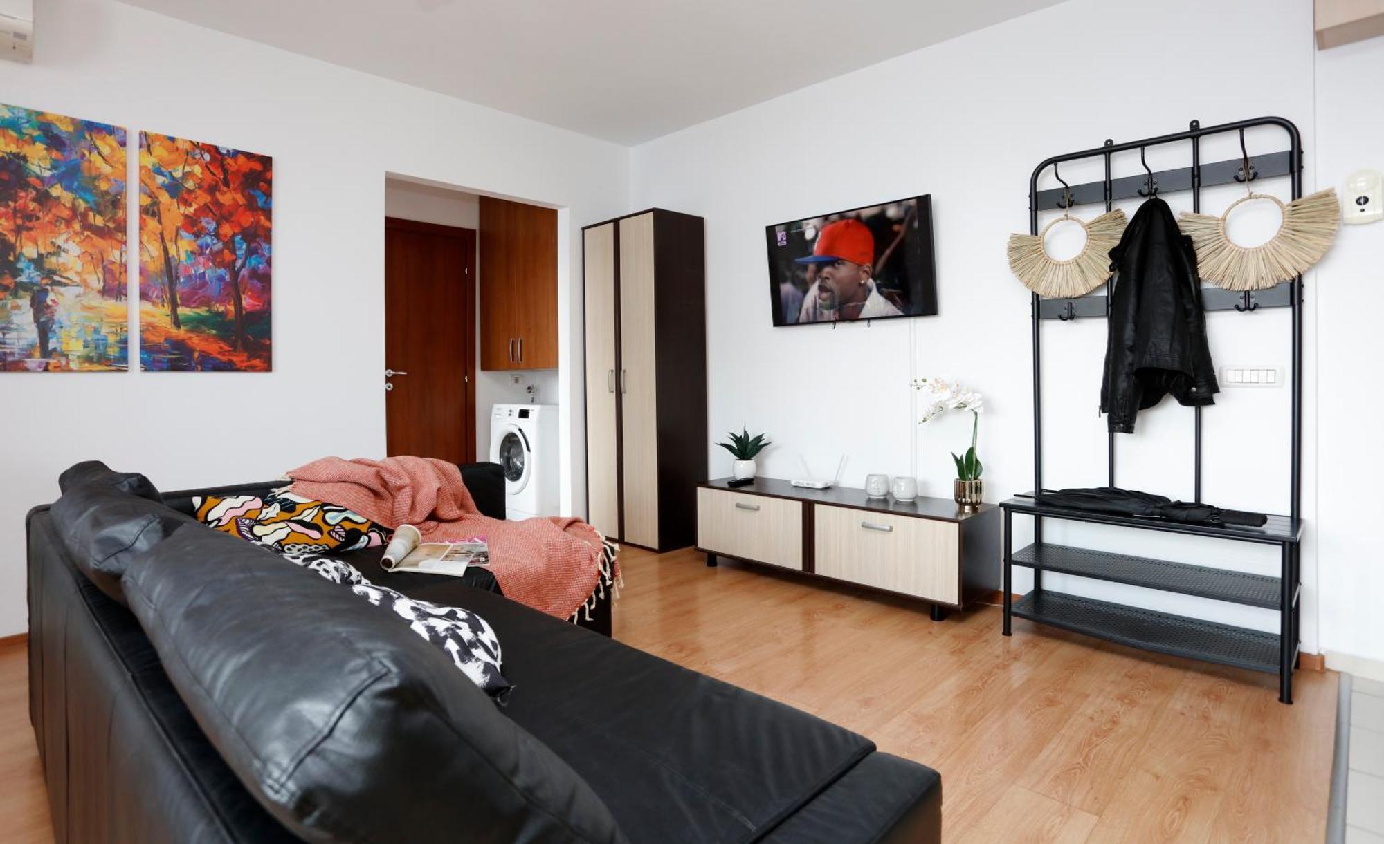 Enchanting Retreat - Historic Old Town - Pet-Friendly Haven - Steps From Unirii บูคาเรสต์ ภายนอก รูปภาพ