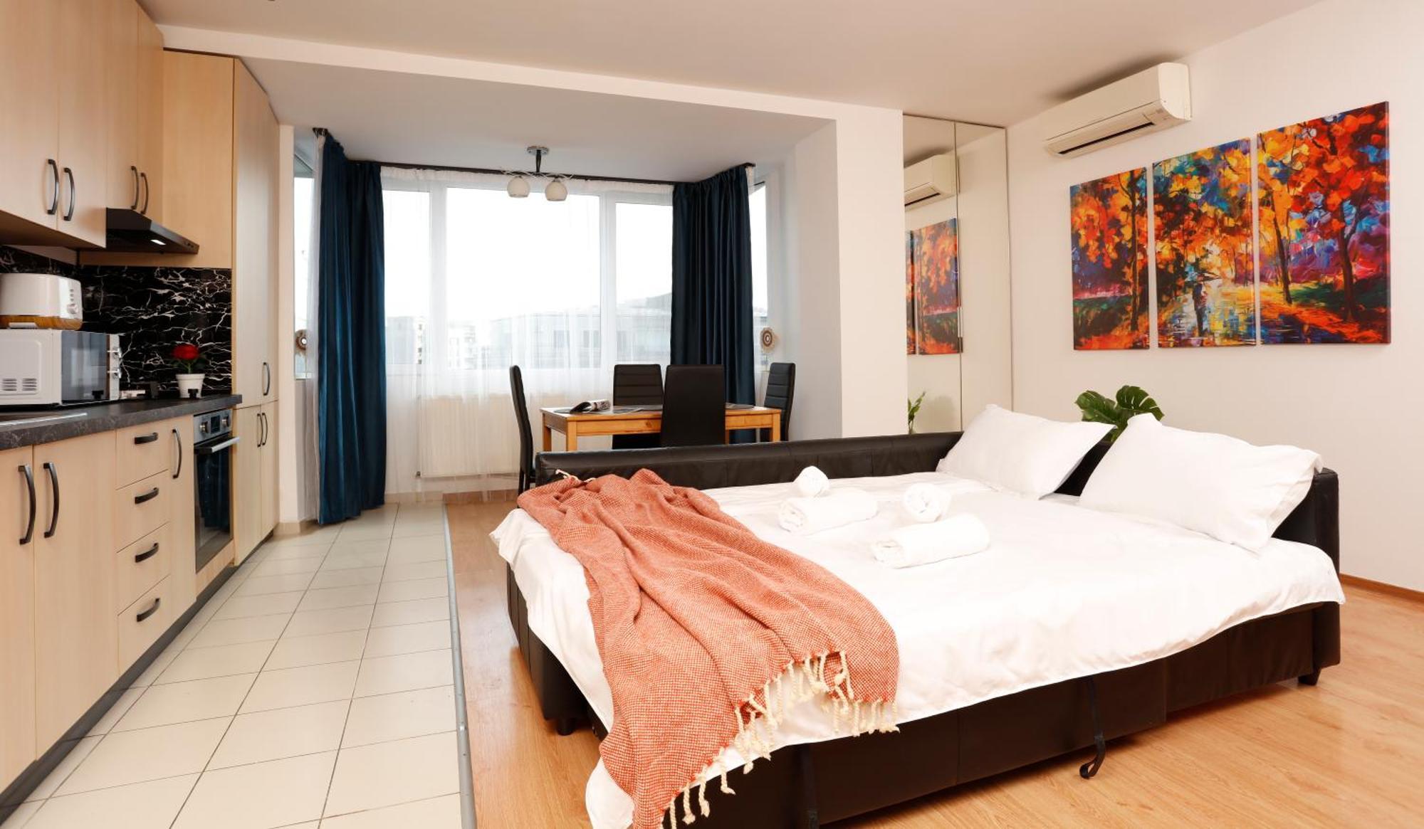 Enchanting Retreat - Historic Old Town - Pet-Friendly Haven - Steps From Unirii บูคาเรสต์ ภายนอก รูปภาพ