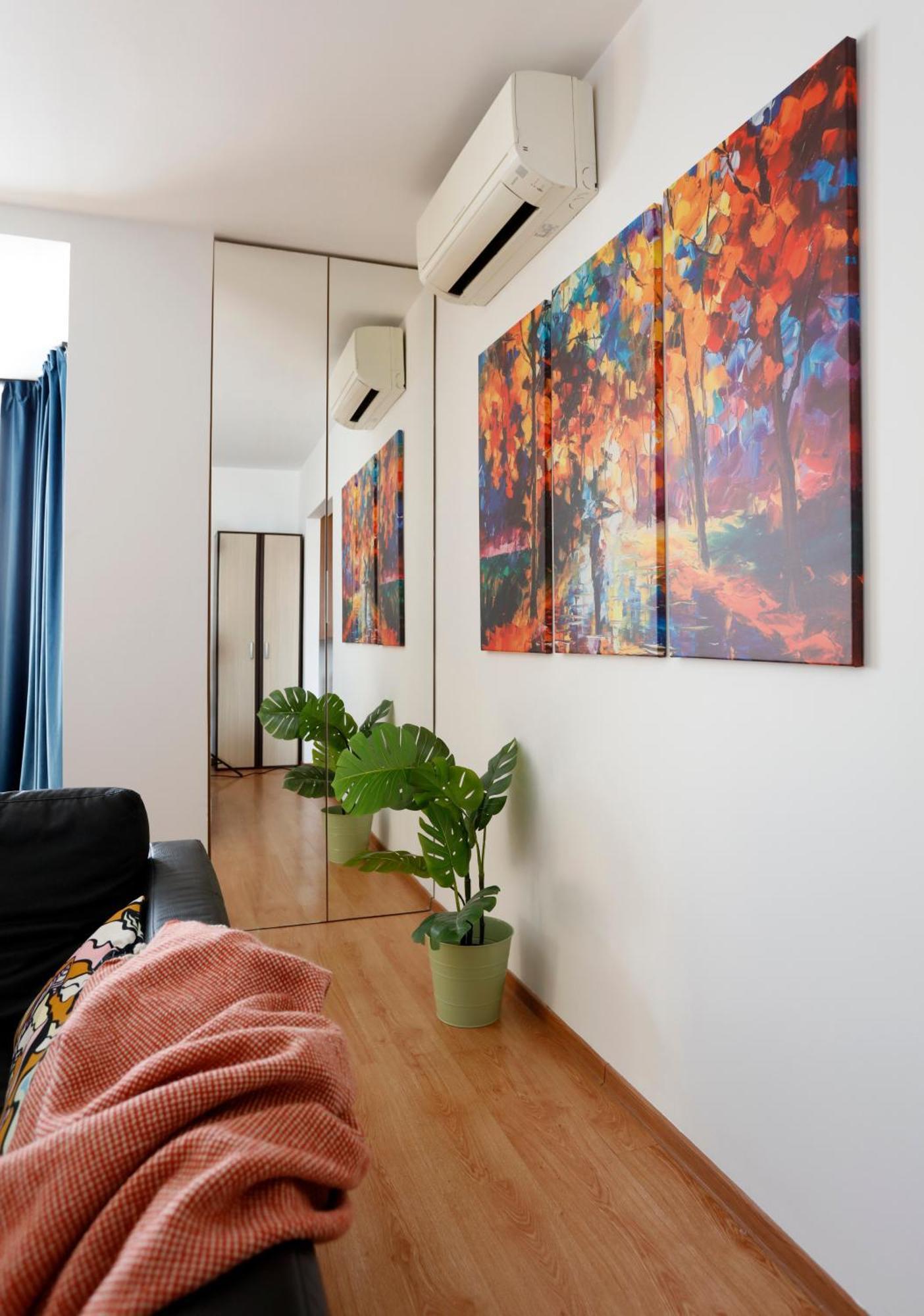 Enchanting Retreat - Historic Old Town - Pet-Friendly Haven - Steps From Unirii บูคาเรสต์ ภายนอก รูปภาพ