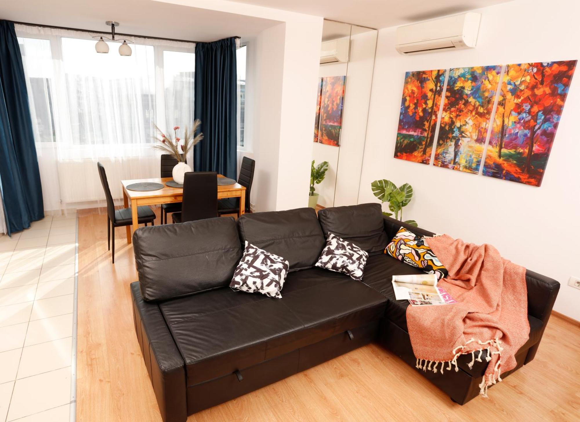 Enchanting Retreat - Historic Old Town - Pet-Friendly Haven - Steps From Unirii บูคาเรสต์ ภายนอก รูปภาพ